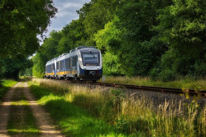 Green Transportation Guide: Cleaner Ways to Travel